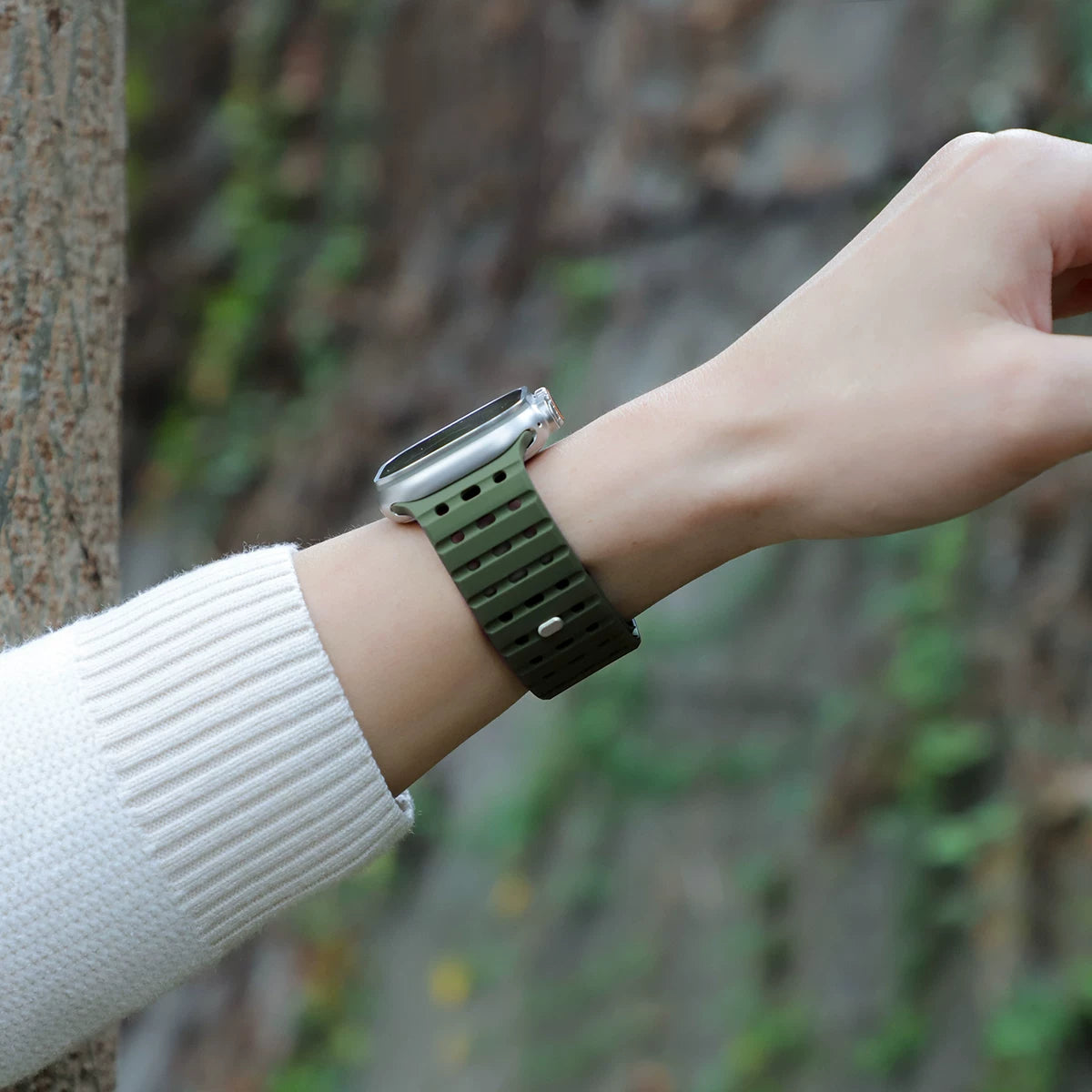 Breathable Magnetic Silicone Sport Band for Apple Watch
